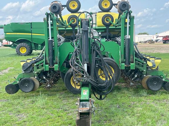 2008 John Deere DB44 Planter