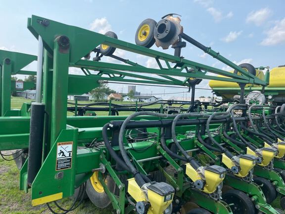 2008 John Deere DB44 Planter