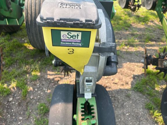2008 John Deere DB44 Planter