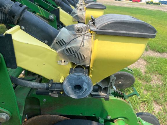 2008 John Deere DB44 Planter