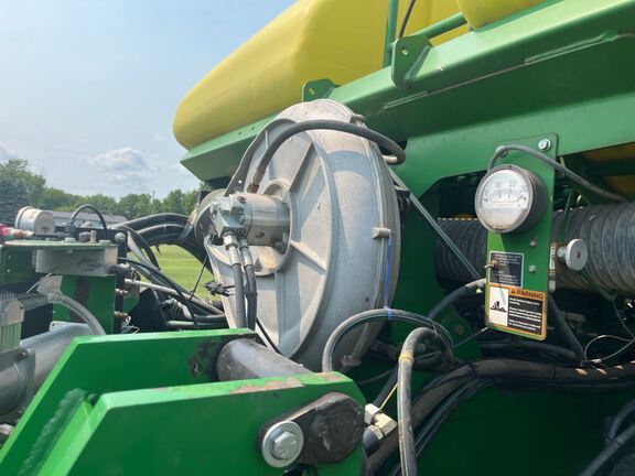 2008 John Deere DB44 Planter