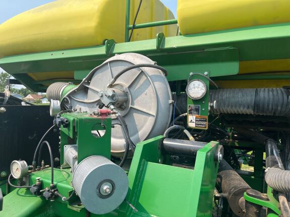 2008 John Deere DB44 Planter