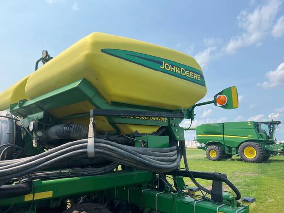 2008 John Deere DB44 Planter