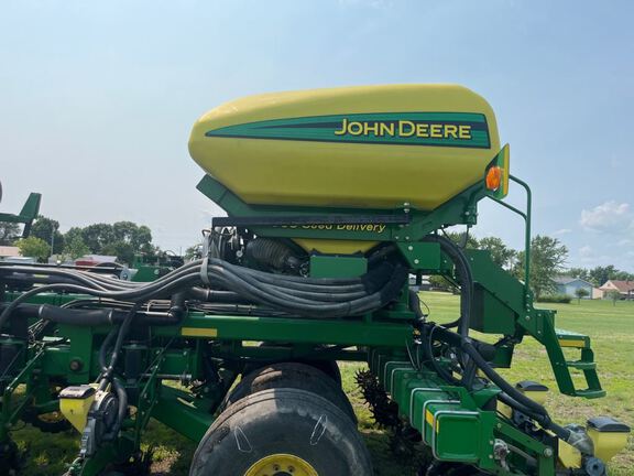 2008 John Deere DB44 Planter