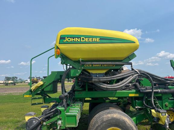 2008 John Deere DB44 Planter