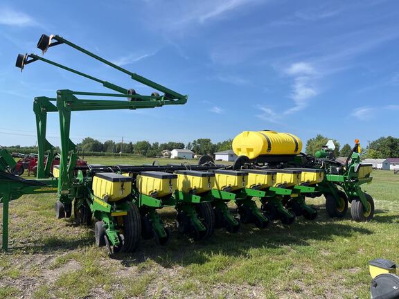 2012 John Deere 1770NT Planter