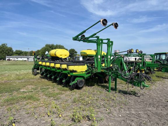 2012 John Deere 1770NT Planter