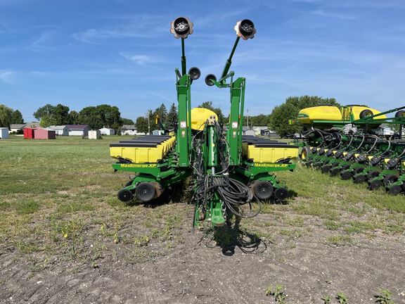 2012 John Deere 1770NT Planter