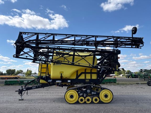2023 Fast Distributing FS9524T Sprayer/High Clearance
