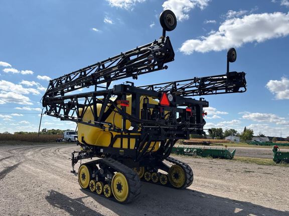 2023 Fast Distributing FS9524T Sprayer/High Clearance