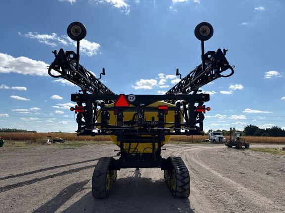2023 Fast Distributing FS9524T Sprayer/High Clearance