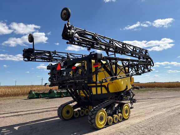 2023 Fast Distributing FS9524T Sprayer/High Clearance