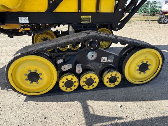 2023 Fast Distributing FS9524T Sprayer/High Clearance