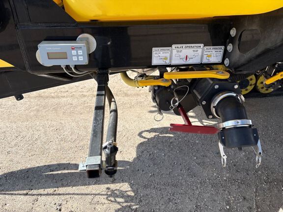 2023 Fast Distributing FS9524T Sprayer/High Clearance