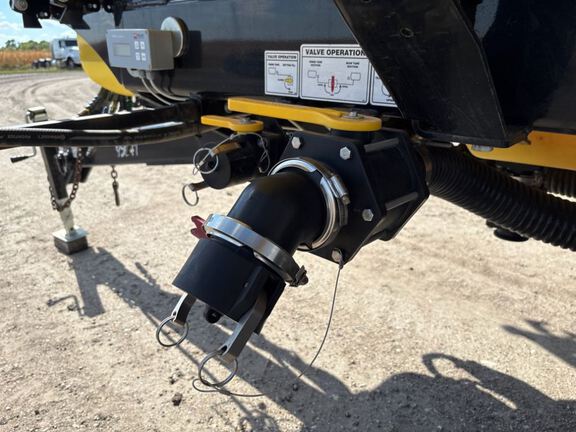 2023 Fast Distributing FS9524T Sprayer/High Clearance