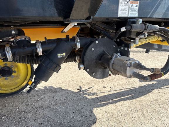 2023 Fast Distributing FS9524T Sprayer/High Clearance