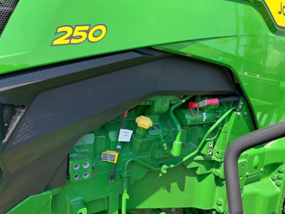 2023 John Deere 8R 250 Tractor