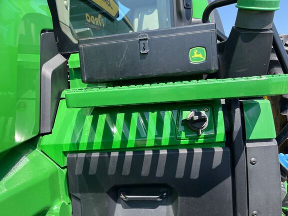 2023 John Deere 8R 250 Tractor