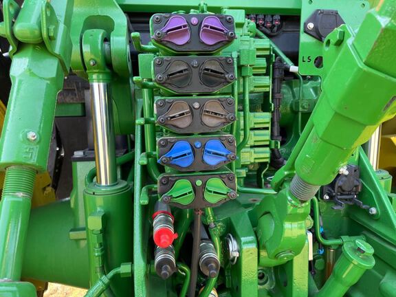 2023 John Deere 8R 250 Tractor