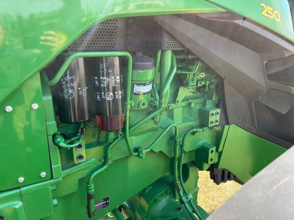 2023 John Deere 8R 250 Tractor