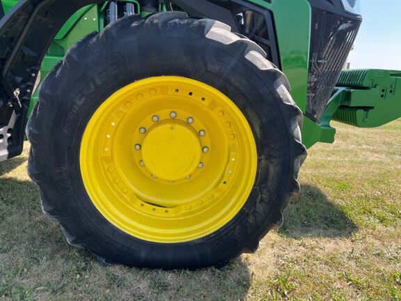 2023 John Deere 8R 250 Tractor