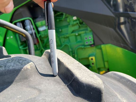 2023 John Deere 8R 250 Tractor