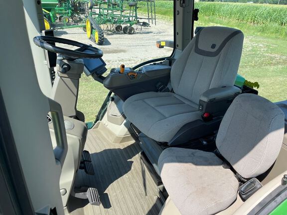 2023 John Deere 8R 250 Tractor