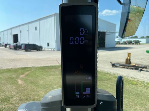 2023 John Deere 8R 250 Tractor