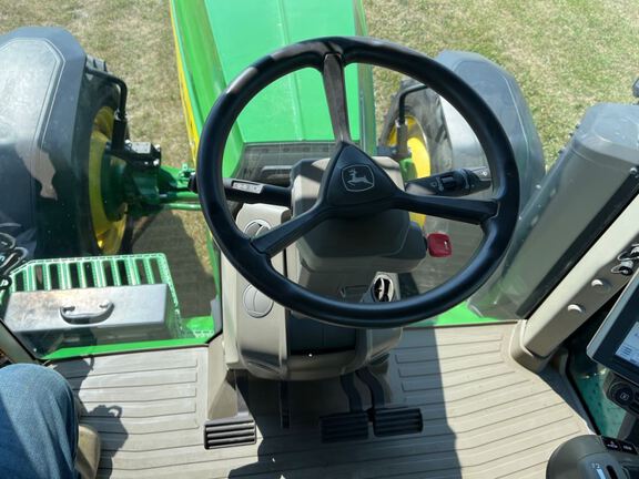 2023 John Deere 8R 250 Tractor
