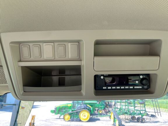 2023 John Deere 8R 250 Tractor