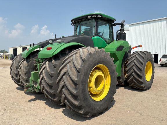 2017 John Deere 9520R Tractor 4WD