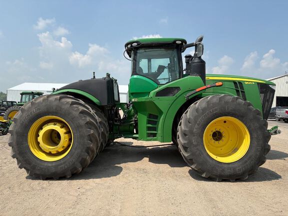 2017 John Deere 9520R Tractor 4WD
