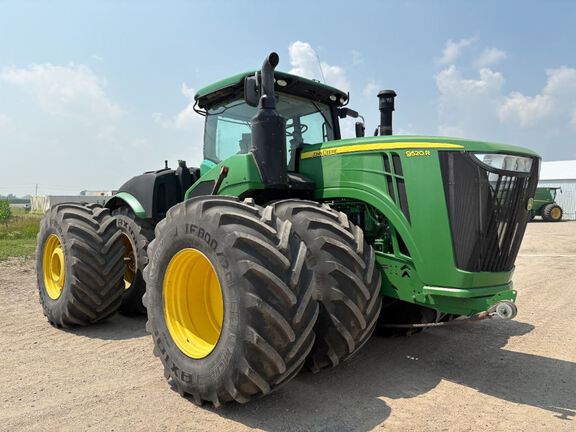 2017 John Deere 9520R Tractor 4WD