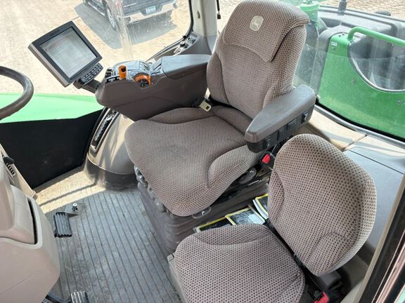 2017 John Deere 9520R Tractor 4WD