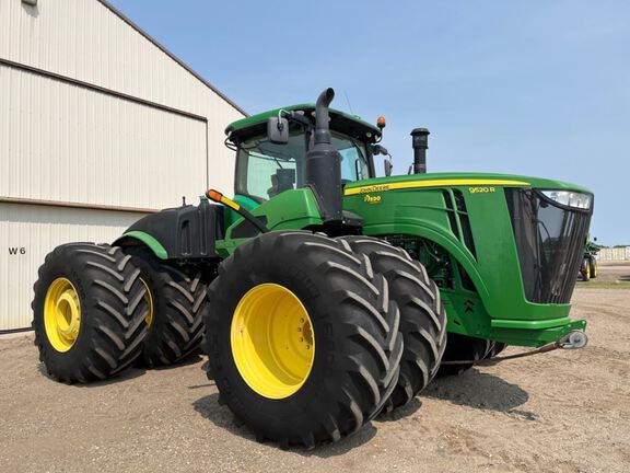 2017 John Deere 9520R Tractor 4WD