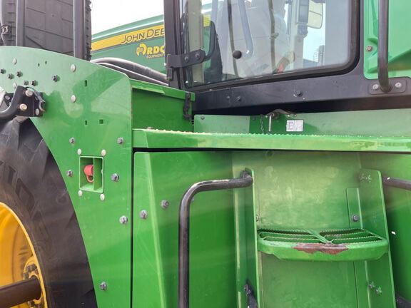 2017 John Deere 9520R Tractor 4WD