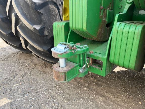 2017 John Deere 9520R Tractor 4WD
