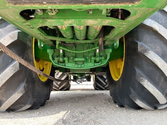 2017 John Deere 9520R Tractor 4WD