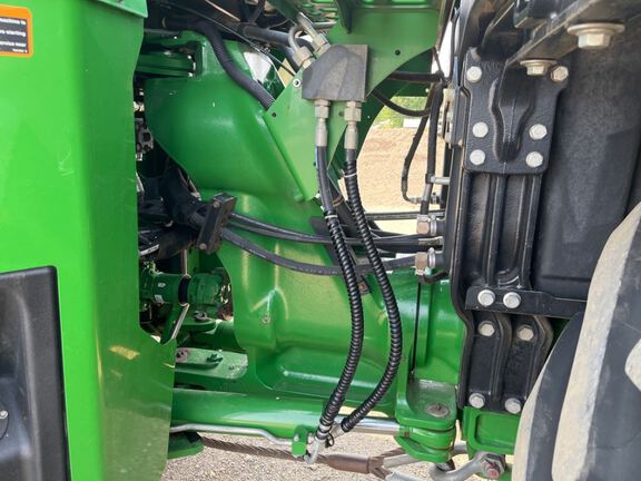 2017 John Deere 9520R Tractor 4WD