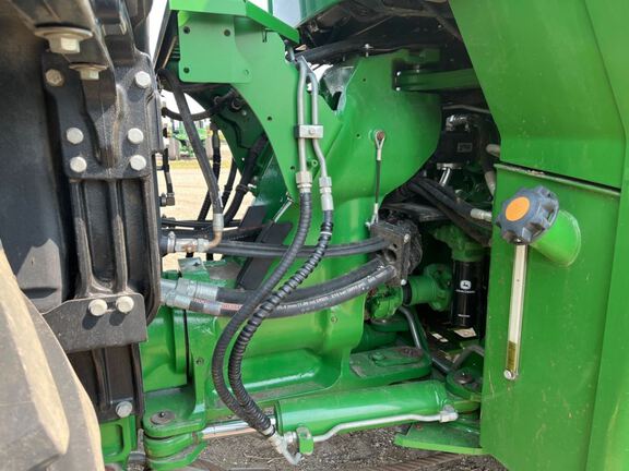 2017 John Deere 9520R Tractor 4WD