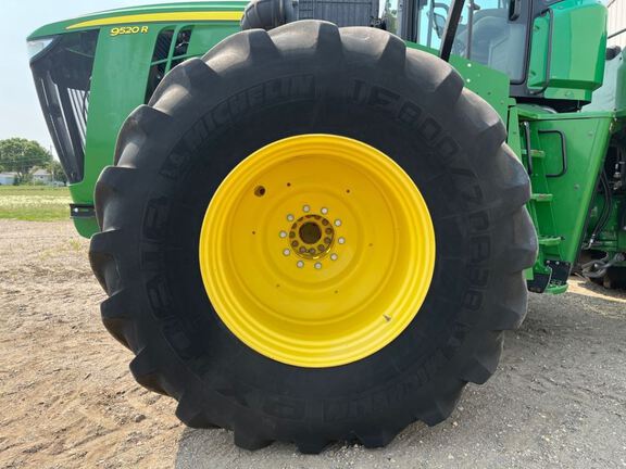 2017 John Deere 9520R Tractor 4WD