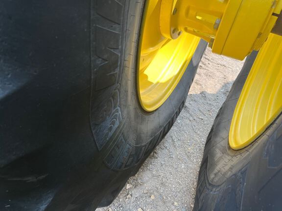2017 John Deere 9520R Tractor 4WD