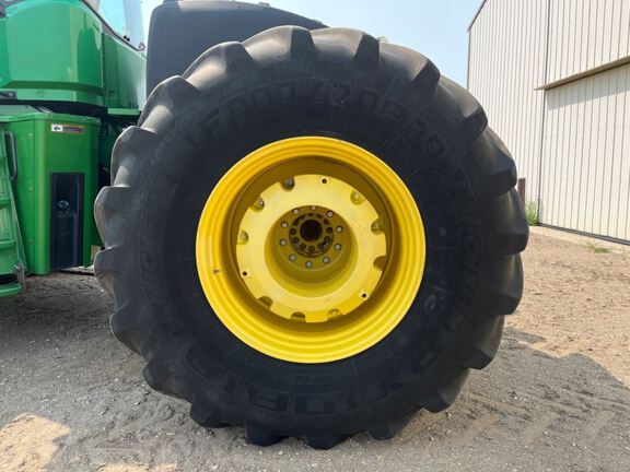 2017 John Deere 9520R Tractor 4WD