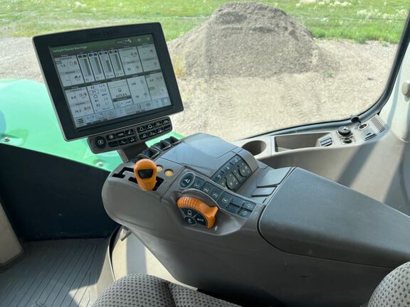 2017 John Deere 9520R Tractor 4WD