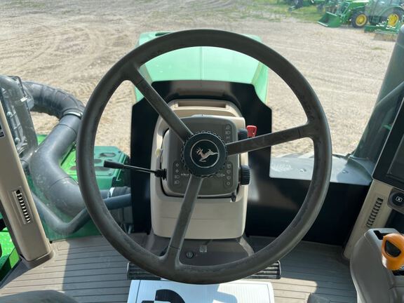 2017 John Deere 9520R Tractor 4WD