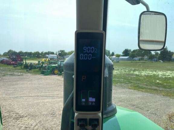 2017 John Deere 9520R Tractor 4WD