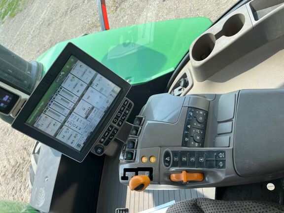 2017 John Deere 9520R Tractor 4WD