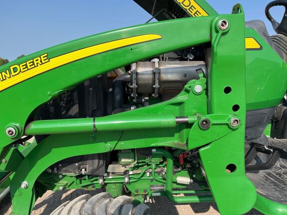 2020 John Deere 3033R Tractor Compact