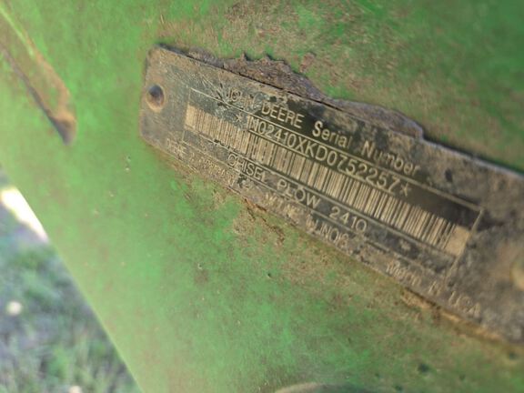 2013 John Deere 2410 Chisel Plow