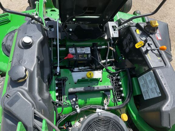 2017 John Deere Z950R Mower/Zero Turn
